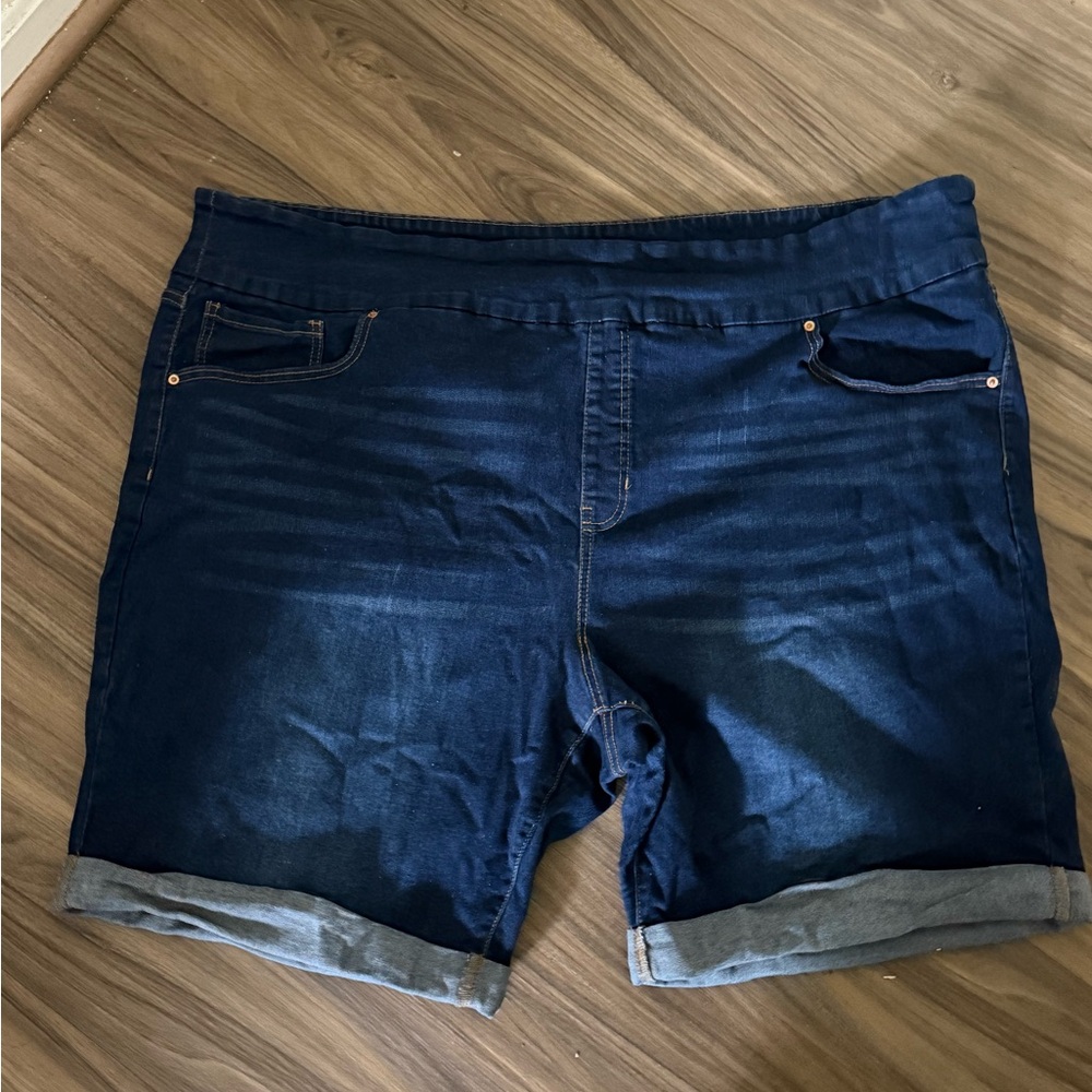 Blue Jean Shorts with Cuffed Hem and Stretchy Fit